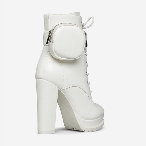 NEW Shoe Dazzle Block Heel White Lace Up Lug Sole Ankle Bootie with Pouch - Picture 4 of 5